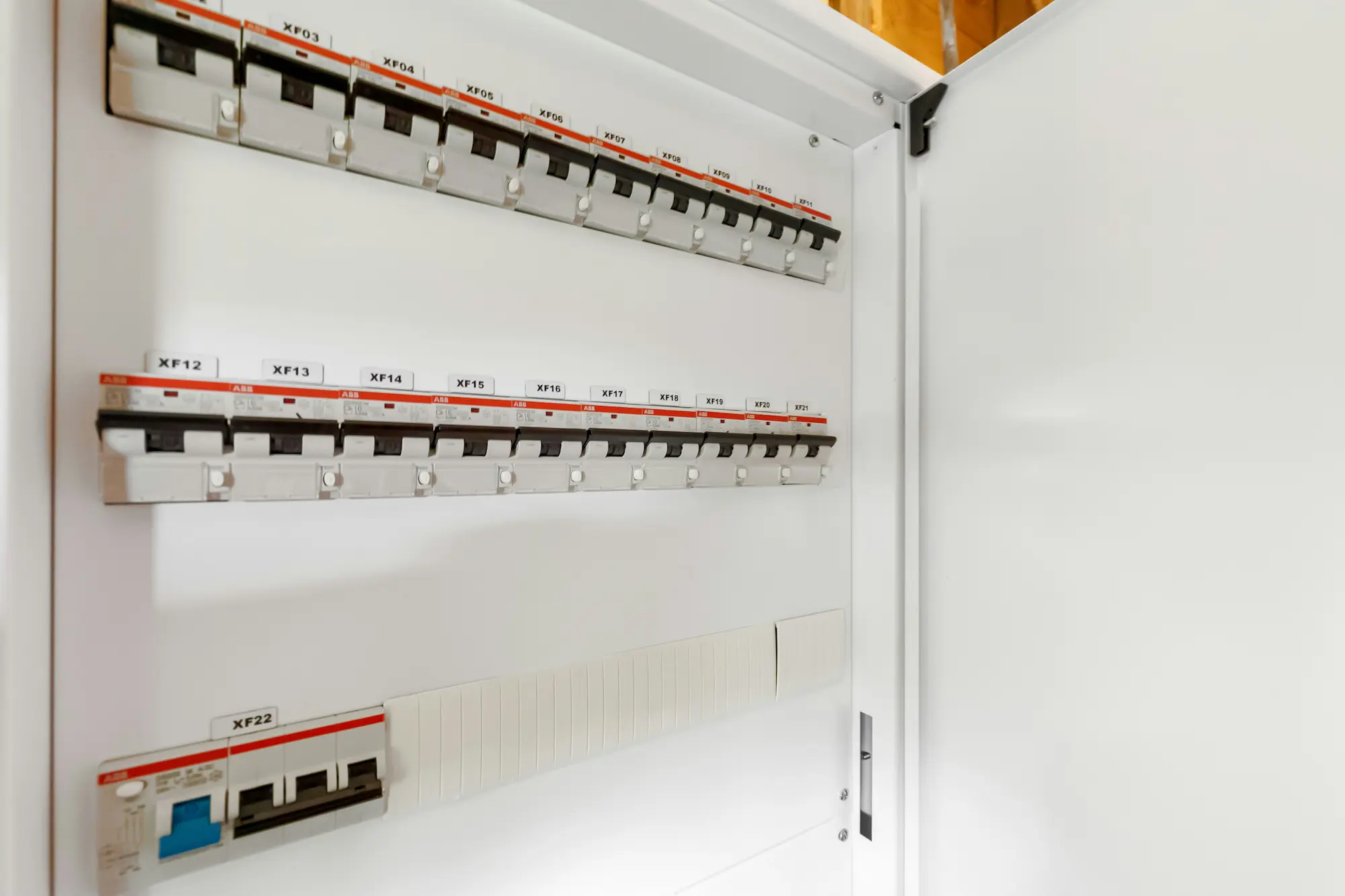 Electrical panel board